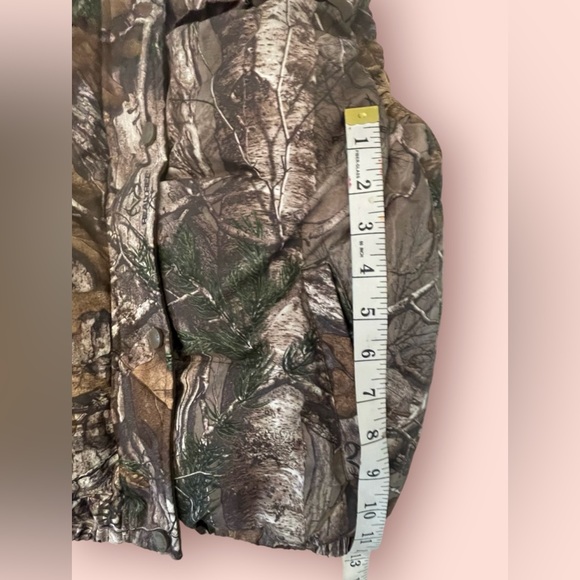 Realtree Vest - Picture 6 of 9
